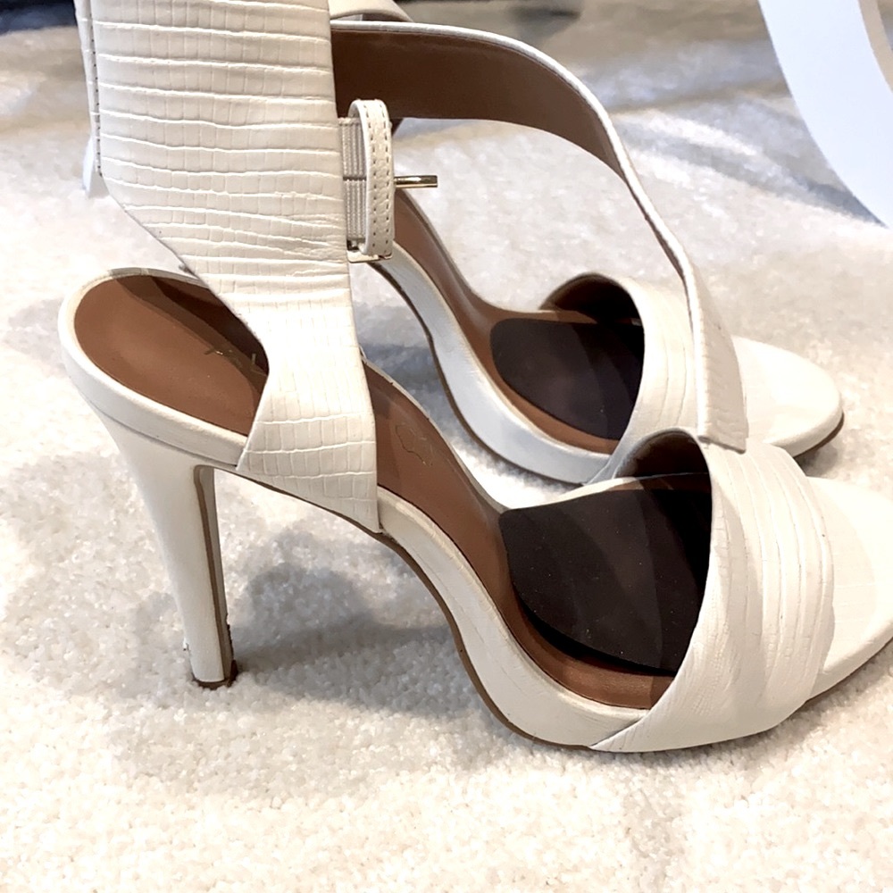 🤩👠PLATFORM ALDO WHITE HEELS 👠🤩